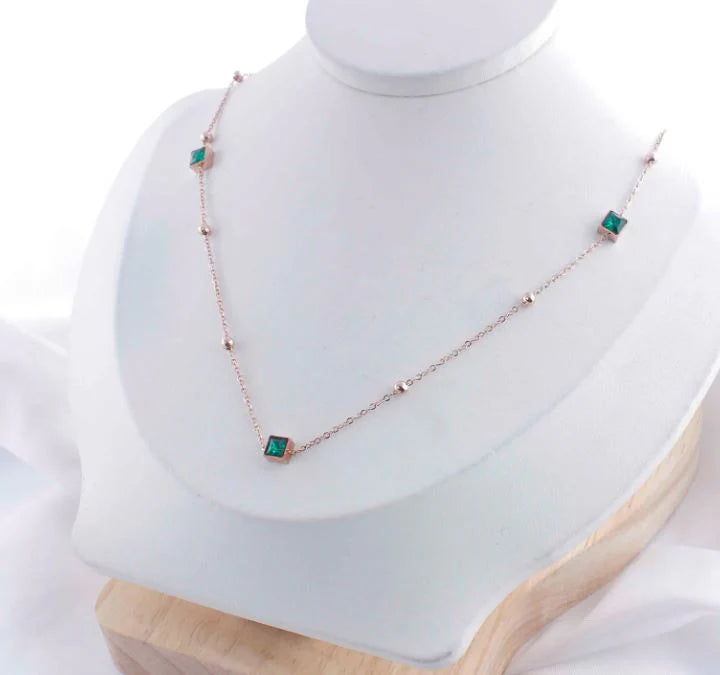 Emerald Enclave Linked Anti-tarnish Necklace, close up 