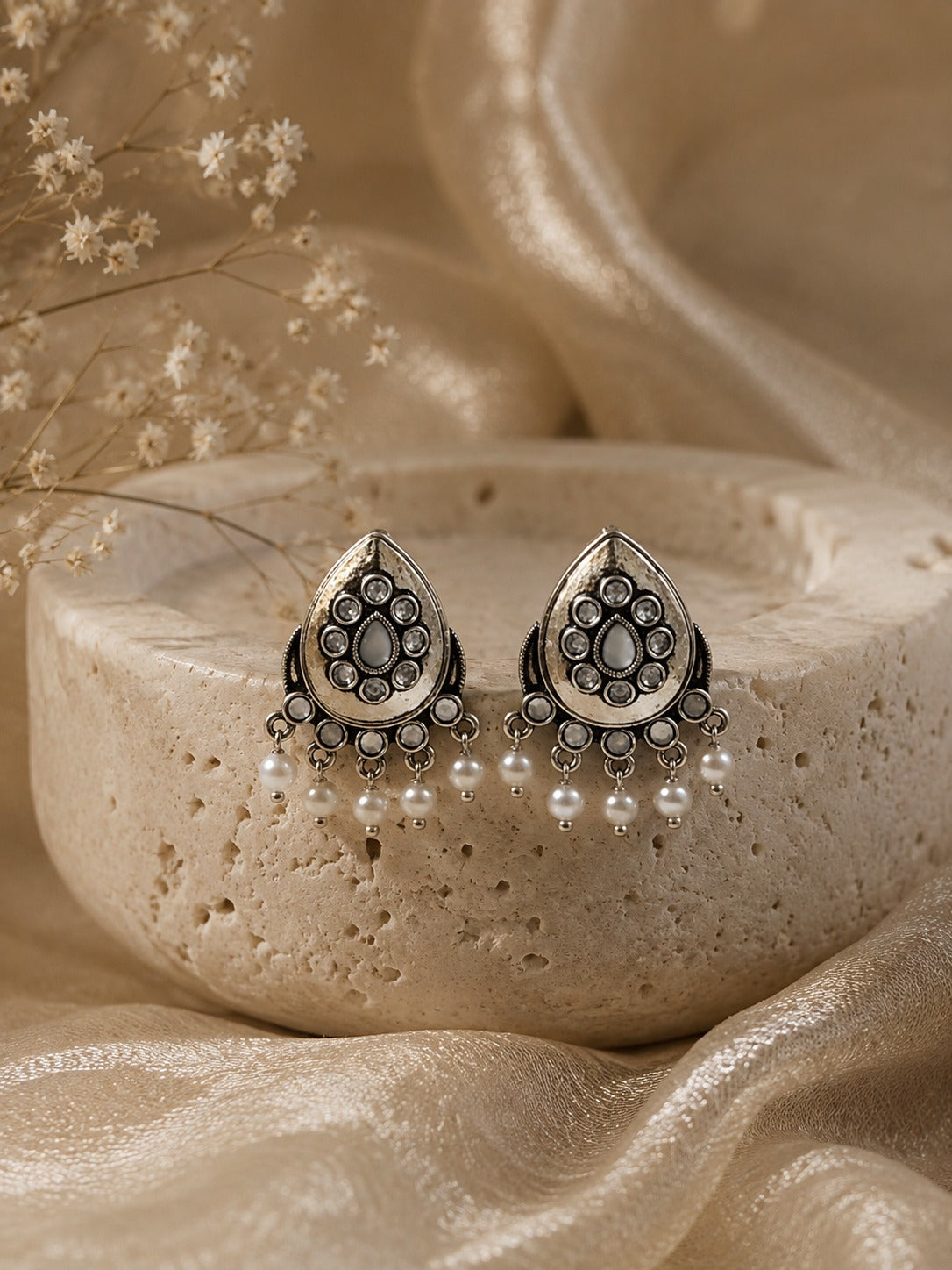 Noor Pearl Earrings