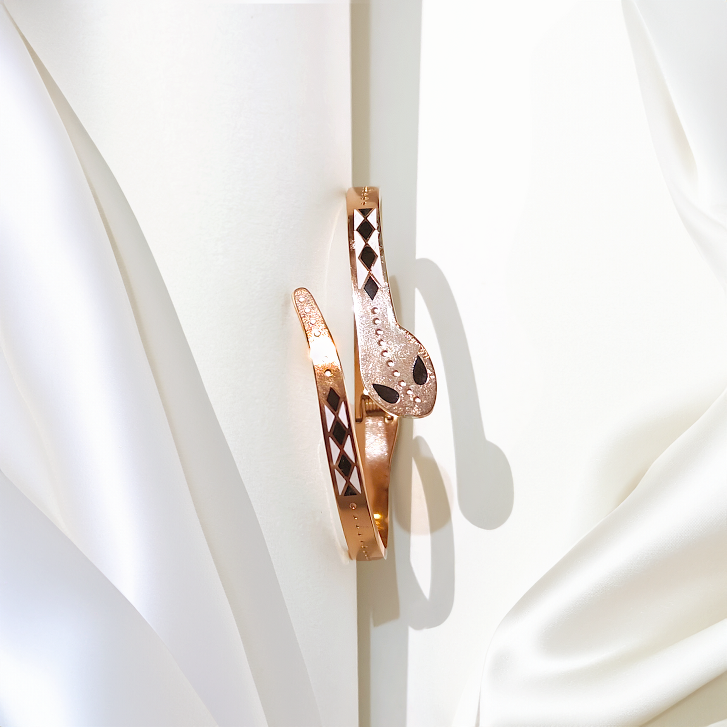Serpent Stripes Cuff Anti-tarnish Bracelet