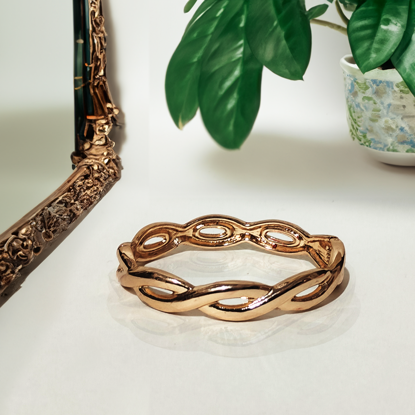 Eternal Linked Anti-tarnish Cuff