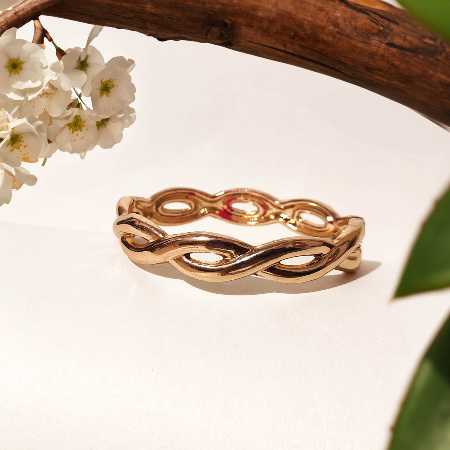 Eternal Linked Anti-tarnish Cuff